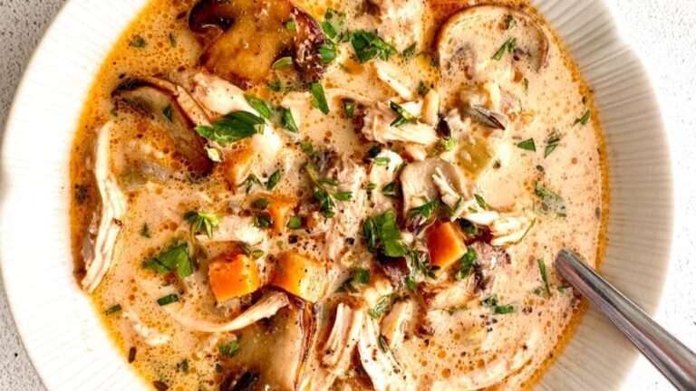 Sopa de Pollo, Champiñones y Arroz Salvaje