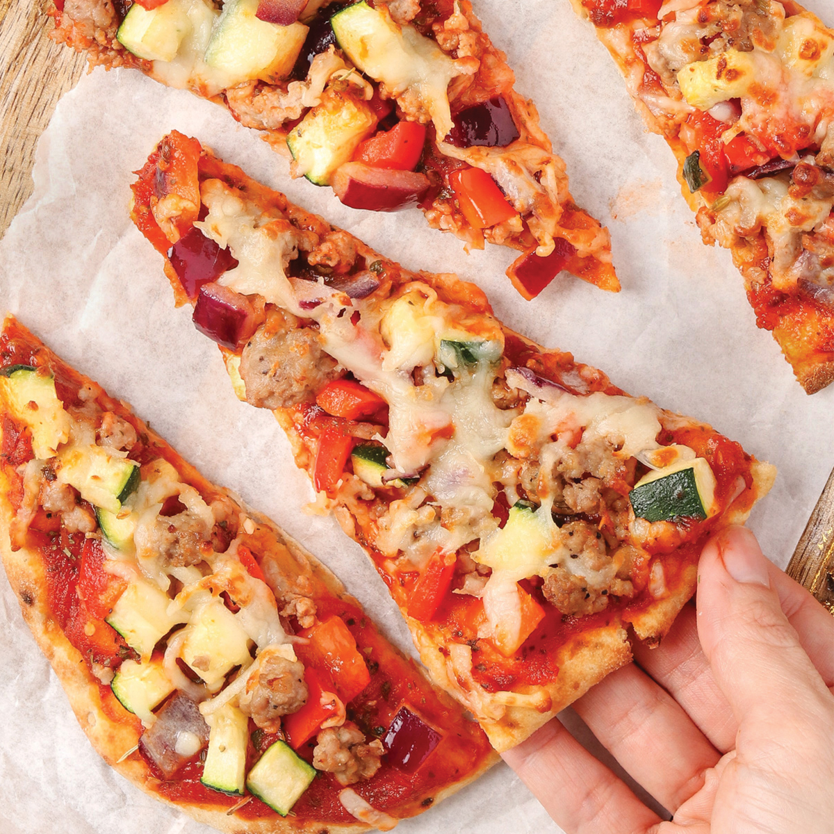 Pizza de Pan Plano con Salchicha Italiana