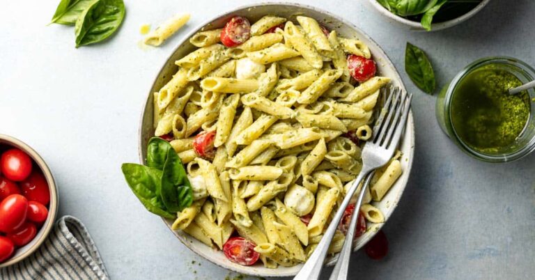 Pasta con Salsa Pesto Cremosa