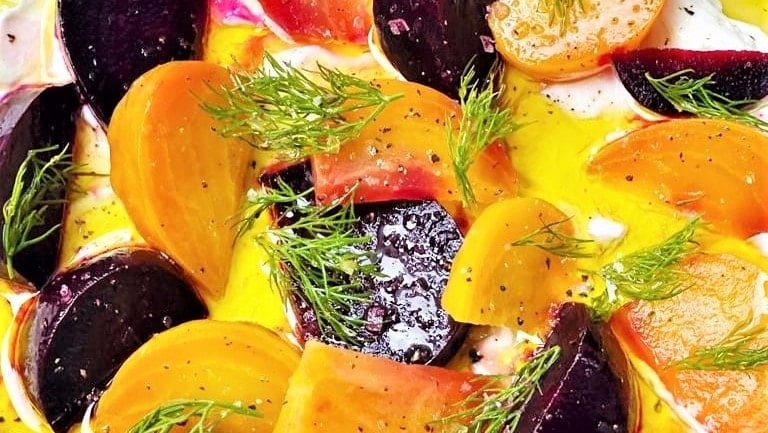 Ensalada de Betabel y Yogur (Patzarosalata)