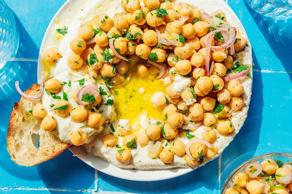 Garbanzos Marinados con Feta Montado