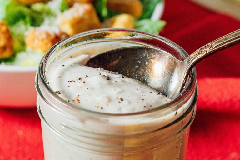 Vinagreta César vegana de tahini (¡Con Tahini!)