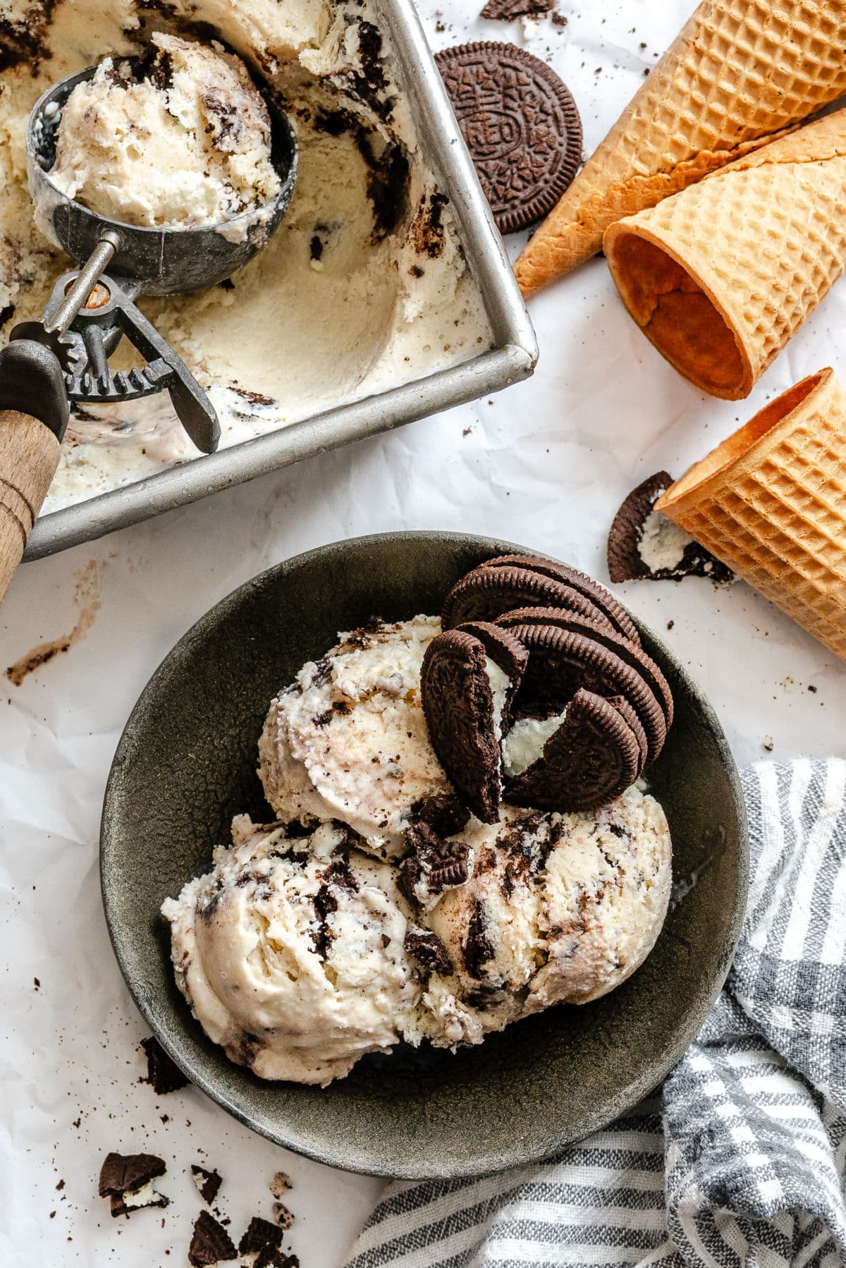 Galletas y helado de crema