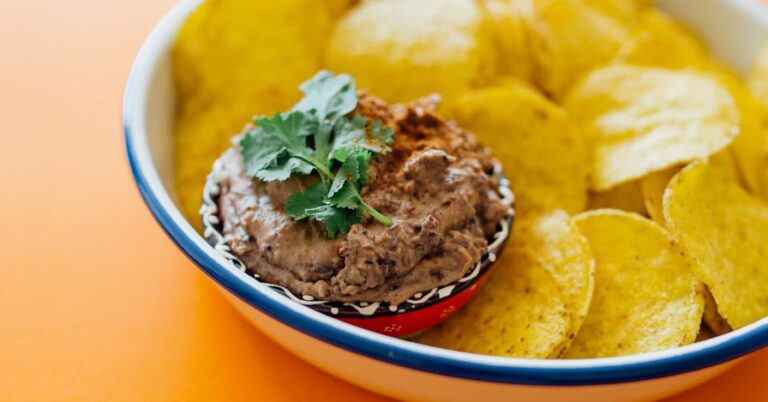 Dip de Frijoles Negros en 5 Minutos