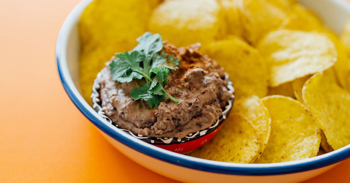 Dip de Frijoles Negros en 5 Minutos